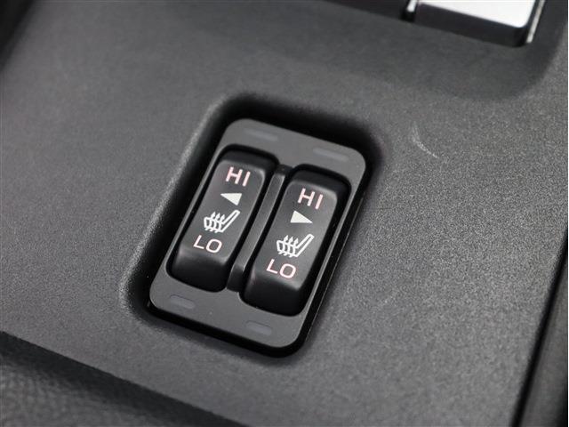 【シートヒーター】寒い時期もシートがあたたかくなりますので快適です！