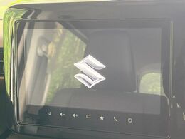 【純正ナビ】人気の純正ナビを装備しております。ナビの使いやすさはもちろん、オーディオ機能も充実！キャンプや旅行はもちろん、通勤や買い物など普段のドライブも楽しくなるはず♪