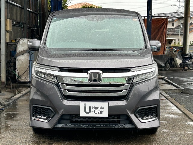 サンストリート浜北とプレ葉ウォーク浜北の真ん中にある【ホンダカーズ浜松　浜北中央店】です。お問い合わせ：053-587-2833　営業時間：9:30～18:15　店休日：第2・第3火曜日、毎週水曜日