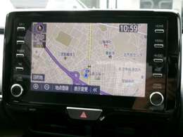 純正ナビを装備。タッチパネル式で使いやすく、お出かけもラクラクです。