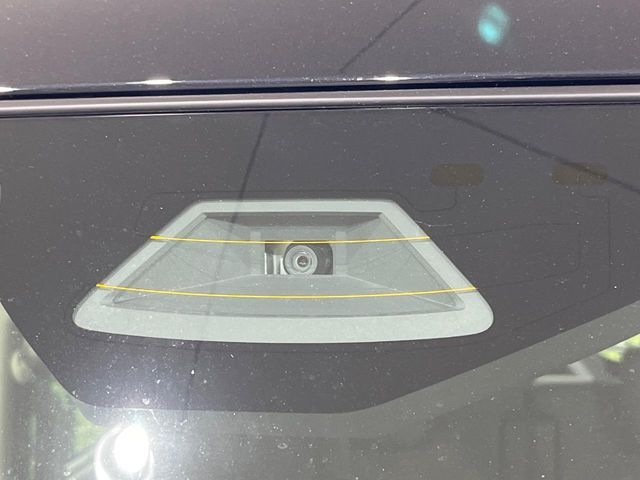 【スズキ　セーフティサポート】走行中に前方の車両等を認識し、衝突しそうな時は警報とブレーキで衝突回避と被害軽減をアシスト。より安全にドライブをお楽しみいただけます。
