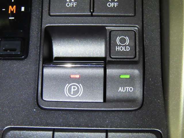 電動パーキングブレーキを装備しております。