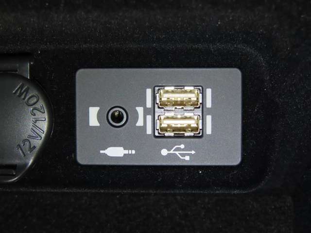 USB端子を装備しております。