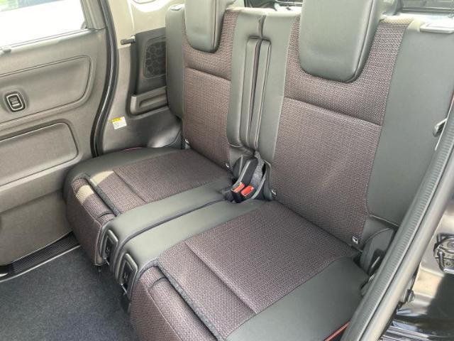 WECARSでは各商談席に大型モニターをご用意しております！見やすい大画面でゆったりと全国の在庫をご覧いただけます！是非ご来店お待ちしております！