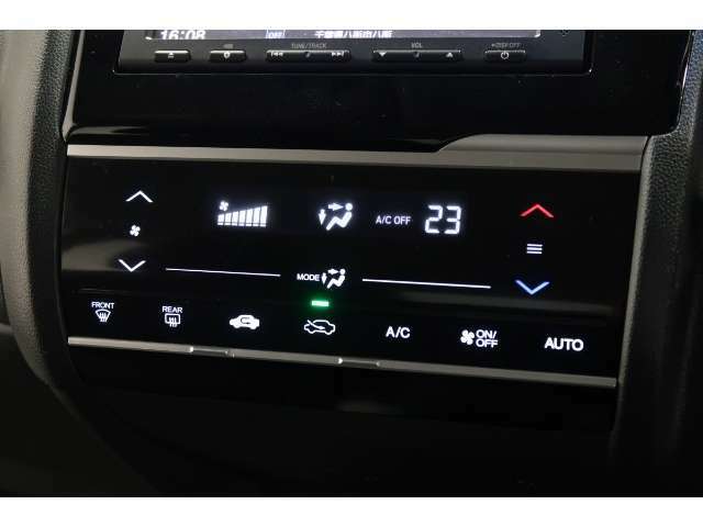 オートエアコンタイプなので細かい操作なしで快適温度に調整してくれます。季節の変わり目のわずらわしさはありませんね♪