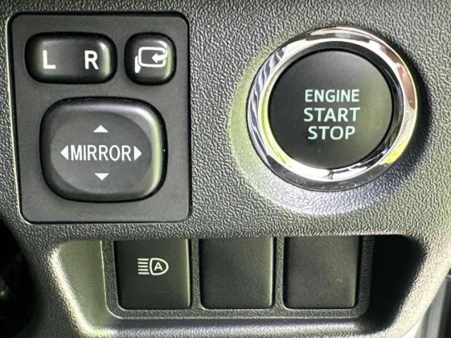 WECARSの展示場では実際に見て、触ってお車をお選びいただけます！知識の豊富な営業スタッフが様々なカーライフをご提案いたします！