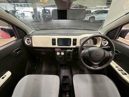 見通しの良いコックピットは普段のドライブに最適。運転しやすいお車となります。
