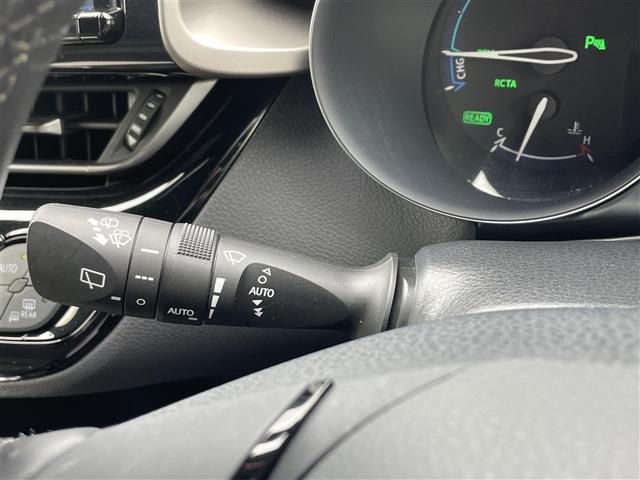 気になる車はすぐにお問い合わせください！画面右側の0066から始まる無料ダイヤルからお問い合わせ下さい！専門スタッフがお車のご質問にお答えいたします！