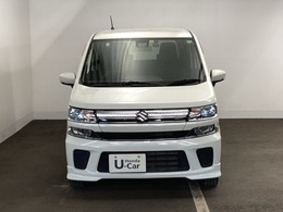 フロントマスクは個性もいっぱい！　人気の車です。