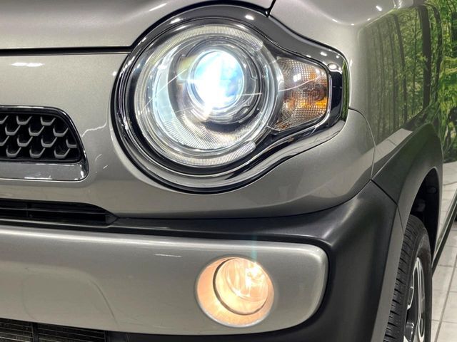 【HIDヘッドライト】非常に明るく前方を照らしてくれるので、悪天候や夜間の走行時も視界良好で安心してお乗りいただけます。