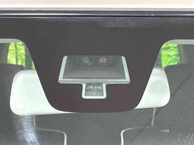 【スズキ　セーフティサポート】走行中に前方の車両等を認識し、衝突しそうな時は警報とブレーキで衝突回避と被害軽減をアシスト。より安全にドライブをお楽しみいただけます。