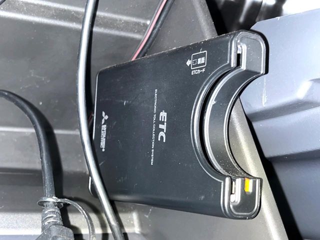 【ETC】高速道路の料金所をストレスなく通過！話題のスポットやサービスエリアに多い「スマートIC」利用時は必須のアイテムです。当店でセットアップを実施、ご納車当日からすぐにご利用いただけます！