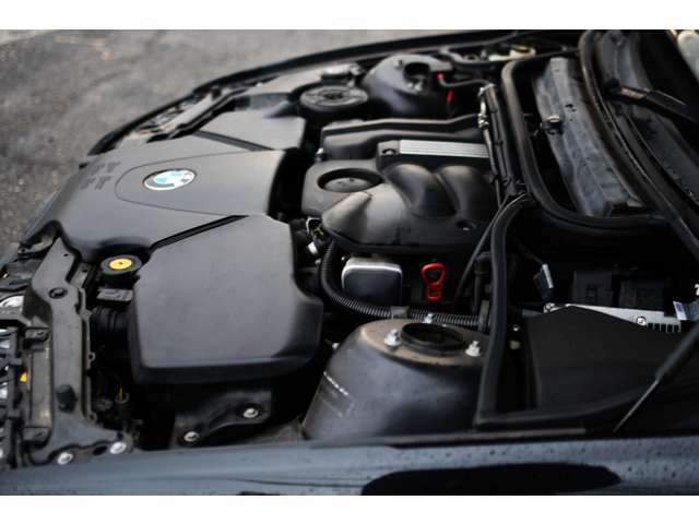 タイミングチェーン採用の　BMWエンジンは　オイル管理が重要です。　オイル管理良好