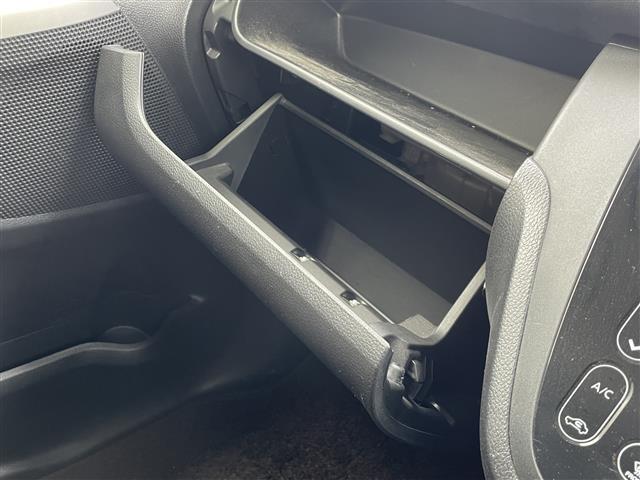 【グローブボックス】いろいろ収納できます！