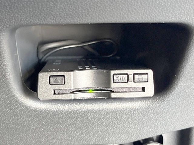 【ETC】高速道路の料金所をストレスなく通過！話題のスポットやサービスエリアに多い「スマートIC」利用時は必須のアイテムです。当店でセットアップを実施、ご納車当日からすぐにご利用いただけます！