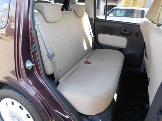 リヤシートです！広く座りやすい後部座席♪