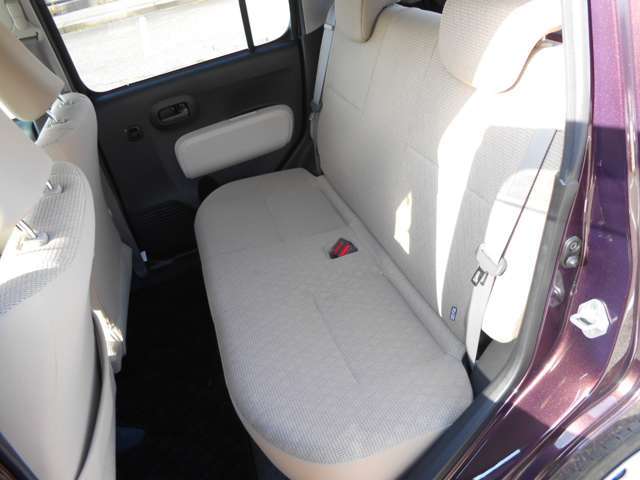 リヤシートです！広く座りやすい後部座席♪