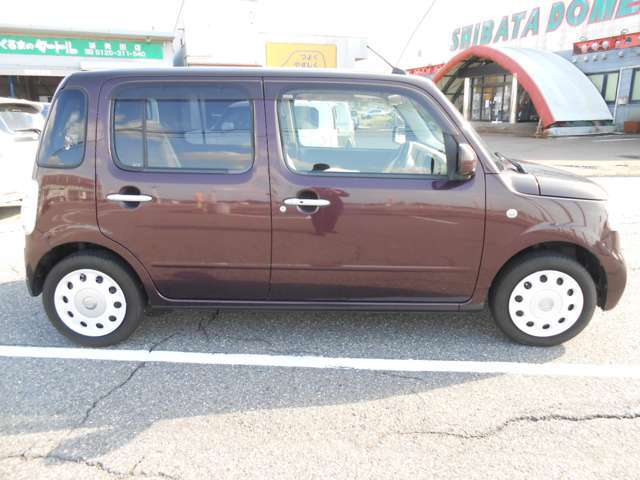 プライバシーガラス付きで防犯にも安心です♪