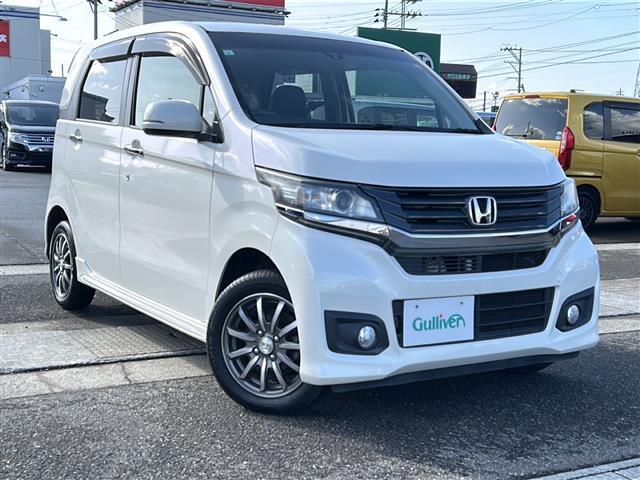 展示場には厳選した4WD車をご用意心行くまで比較していただけます。落ち着きのある空間で、ゆったりとお過ごしいただけます。キッズスペースもございますので、小さなお子様連れのお客様も安心してご来場下さい。