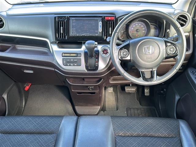 ナビ(型式)CD/DVD/USB/BT/フルセグTVがお楽しみいただけます！