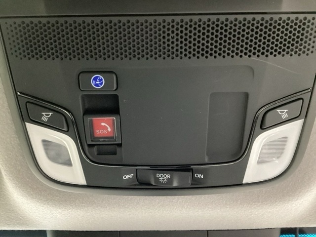 Honda CONNECT搭載車です。「Honda Total Care プレミアム」に加入頂くと、「緊急サポートセンター」や「Honda ALSOK駆けつけサービス」などのサービスが受けられます。