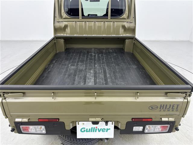 【三方開荷台】積み込みやすくて、たっぷり積める荷室です。シートアレンジできるものは、乗車人数と荷物の量や大きさによってシートを動かすことができるので、より快適なドライブが可能です！