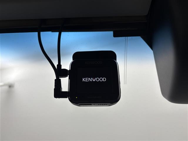 【前後ドライブレコーダー】映像・音声などの運転中の記録を残します。事故などを起こした起こされた時の証拠になりえますので、もしも時でも安心ですね。