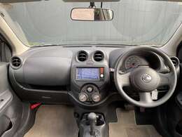 前席内装の全体像です。是非実車をご覧にお越し頂き実際にお座りください。