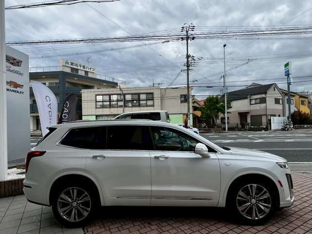 中古車だけではなく、新車も多岐にわたり、正規輸入車販売を行っております。全国選りすぐりの仕入ネットワークの中からあなたにピッタリのお車を探します