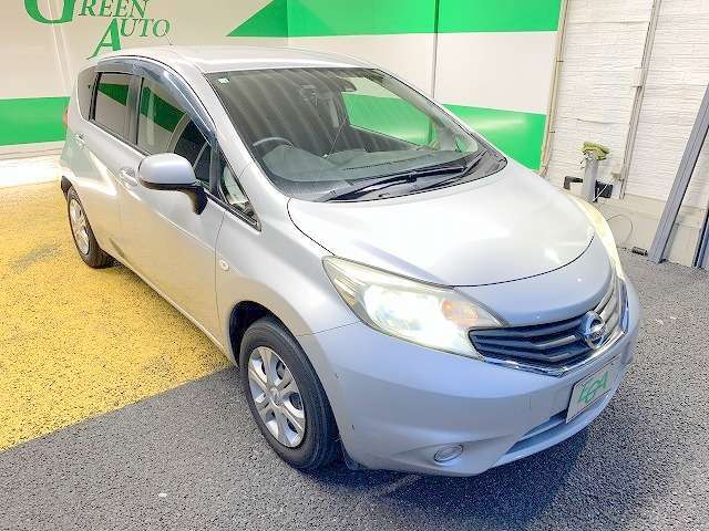 外装も特に目立つキズ等も無くキレイです！お探しの方はお早めに！全国納車も可能です！実際に現車確認が難しい当店より遠方の方でも一度ご相談下さい！
