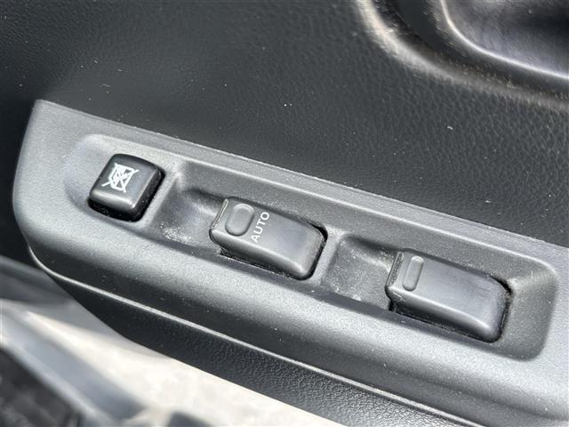 気になる車はすぐにお問い合わせください！画面右側の0066から始まる無料ダイヤルからお問い合わせ下さい！専門スタッフがお車のご質問にお答えいたします！