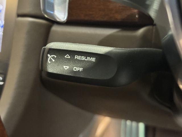 オートクルーズコントロール（911ターボ標準装備）