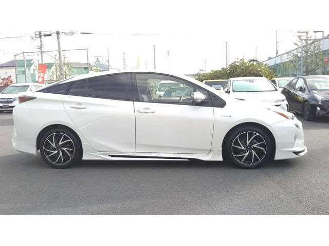 ☆当社、自社工場ありますので、納車後も継続車検・修理時には無料で代車の貸し出しも行っております！オイル交換などの作業もリフトを使ってクイックメンテナンスOK☆