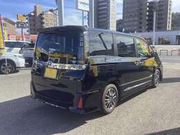 ご覧いただきましてありがとうございます。県外登録納車も承っております！お気軽にお問い合わせください。フリーダイヤル　0120-852-167　《カーセブン高須店》までお電話を！