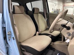 運転席シート廻りは使用感も少なく、良好な状態となっています。丁寧に使われていたことがよくわかりますね。