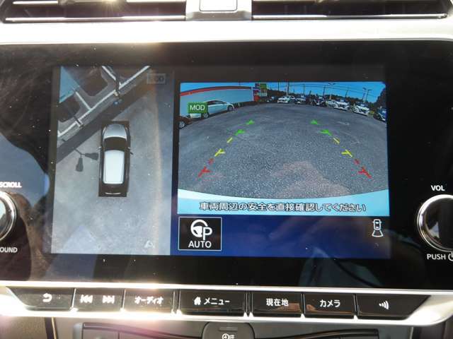 アラウンドビューモニター。空の上から見下ろすような視点でスムース駐車。