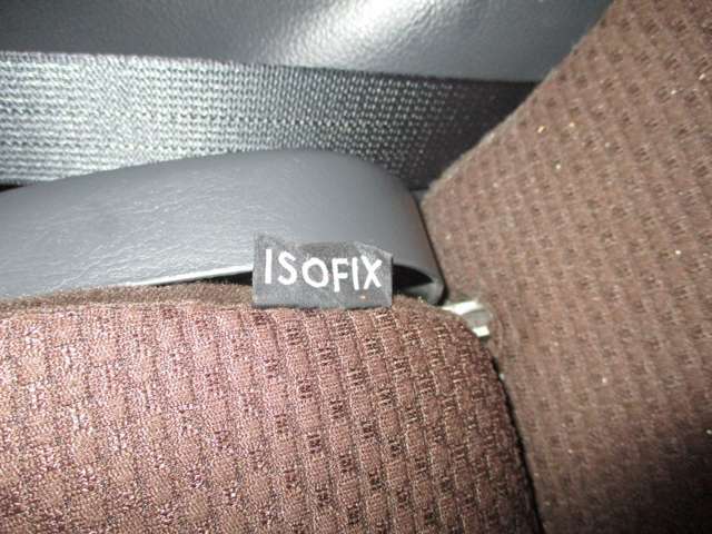 ISOFIX対応シートなので適合チャイルドシートの取り付けラクラクです！