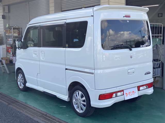 お客様が長く、安心して乗ることができる車を販売することを心がけております。