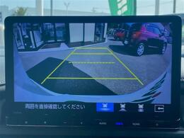 【バックカメラ】後方がモニターに映るので、駐車が不慣れな方でも停めやすくなります。