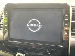 【純正ナビ】人気の純正ナビを装備。オーディオ機能も充実しており、Bluetooth接続すればお持ちのスマホやMP3プレイヤーの音楽を再生可能！毎日の運転がさらに楽しくなります！！