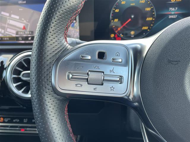 【運転席操作部】『運転席周辺の装備』の画像になります。快適なドライブを楽しむための機能が装備されています！運転席から触れるので使いやすいです！