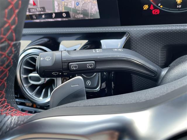 【運転席操作部】『運転席周辺の装備』の画像になります。快適なドライブを楽しむための機能が装備されています！運転席から触れるので使いやすいです！