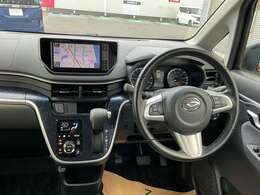 ダッシュが広くガラスが大きく視界が広いのでフロント廻りの見通しは良いです。