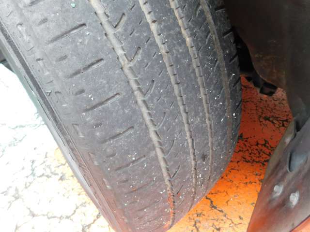 当社整備工場にて車検整備を実施してご納車いたします。整備費用、部品代は車両価格に含みますので追加費用はかかりません。