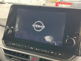 【純正ナビ】人気の純正ナビを装備。オーディオ機能も充実しており、Bluetooth接続すればお持ちのスマホやMP3プレイヤーの音楽を再生可能！毎日の運転がさらに楽しくなります！！