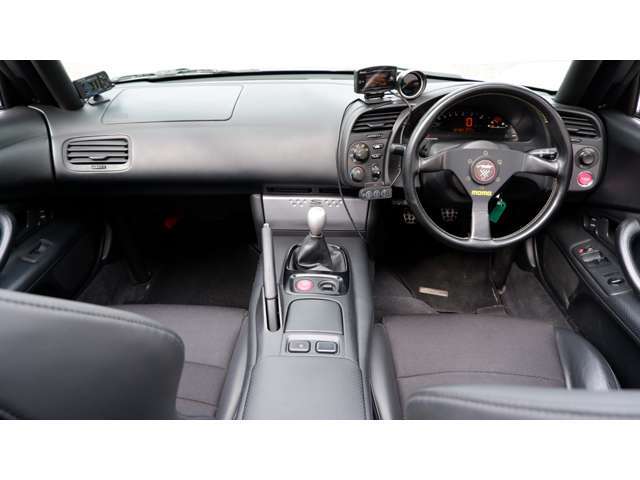 レンタカー事業も展開致しており万が一の事故時、レンタカーも迅速に対応致します。車両鈑金工場も5社様提携　　整備工場も5社様ご協力頂き、常時迅速ご対応可能　代車もベンツから軽トラまで準備しております。