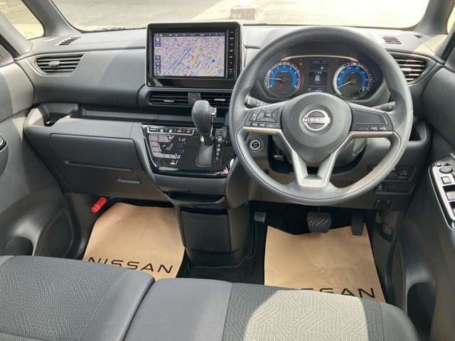 納車から1ヶ月を目安に無料点検を受けていただけます。（最寄りの日産のお店でも可能です）