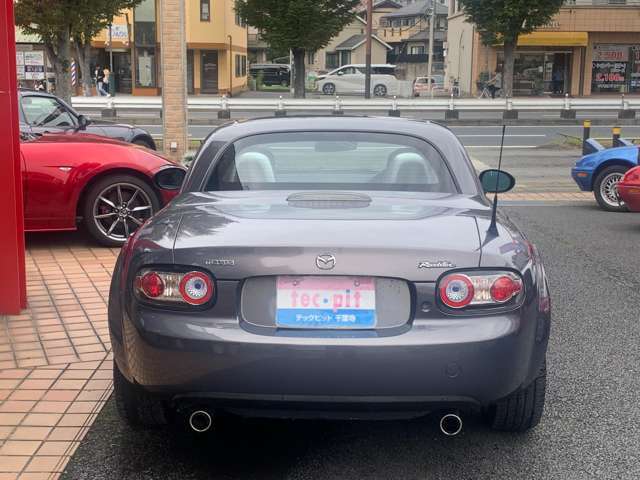 入庫時には丁寧に商品化仕上げを行っています！プロのクリーニングスタッフによってピカピカに仕上げた状態でご納車致します！！オプションでガラスコーティングや気になる個所の板金修理等も格安で承ります。