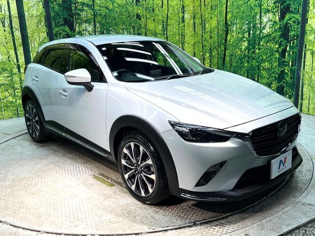 大好評のボディコーティング「弾スプラッシュコート」もご納車までに施工可能。通常のガラスコートと異なる、耐久年数6年の無機質ガラスコーティングが、ボディをキレイな状態に保ってくれます。