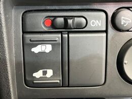 【パワースライドドア】スマートキーや運転席のスイッチでスライドドアの開閉が可能♪電動だから力を入れてドアを開ける必要が無く、小さいお子様でも、重い荷物を持っている時もラクに開け閉めできます♪